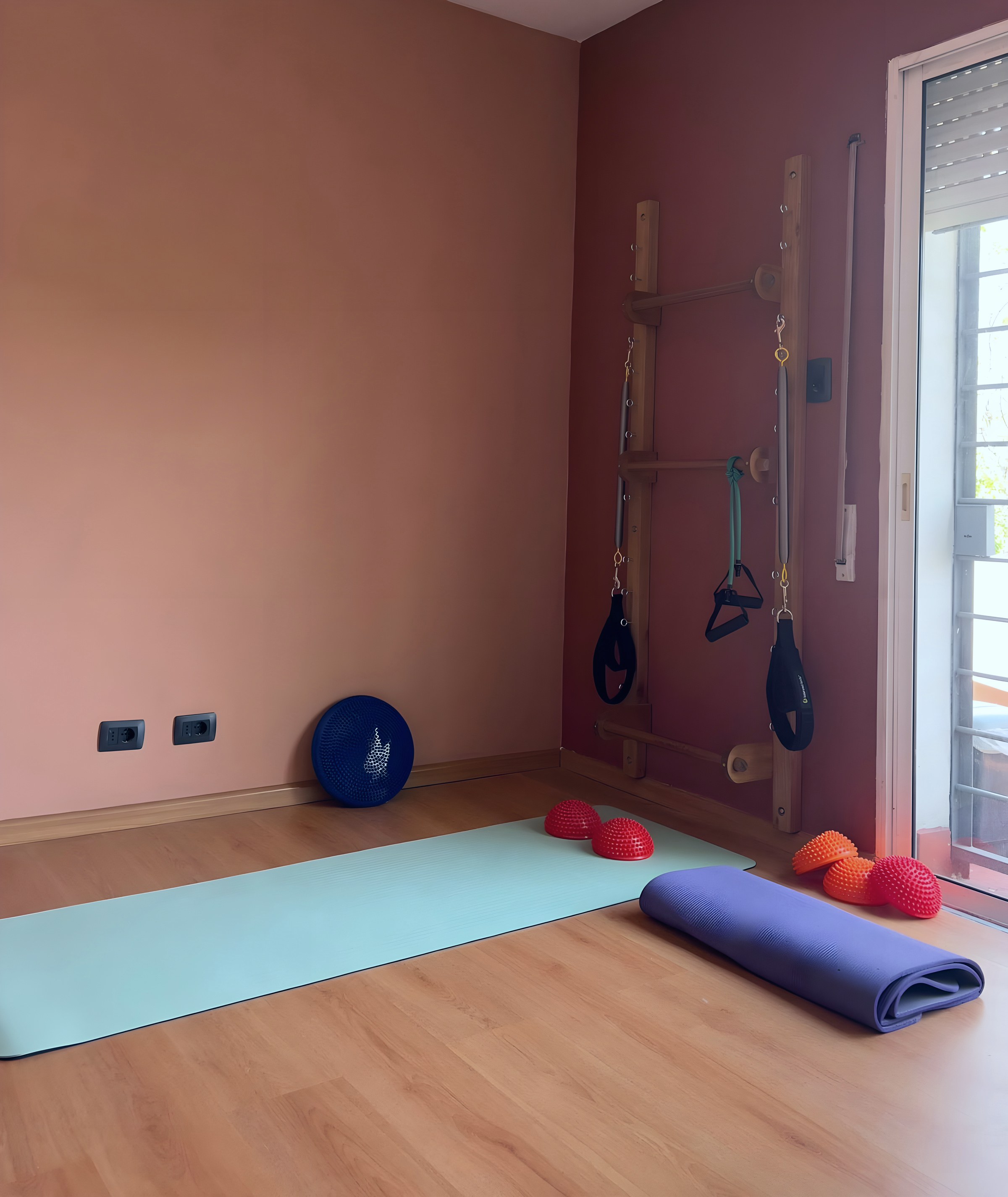 Espacio real preparado para una clase de Pilates Mat